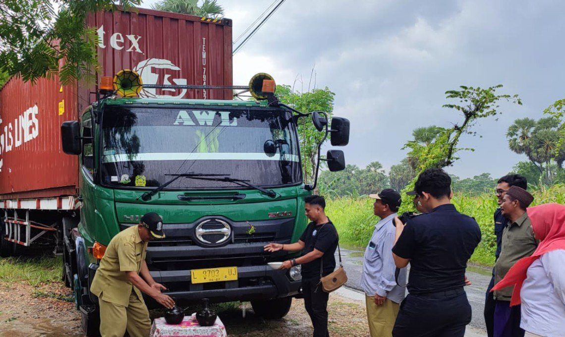 Bea Cukai Madura Lepas Ekspor Serabut Kelapa China